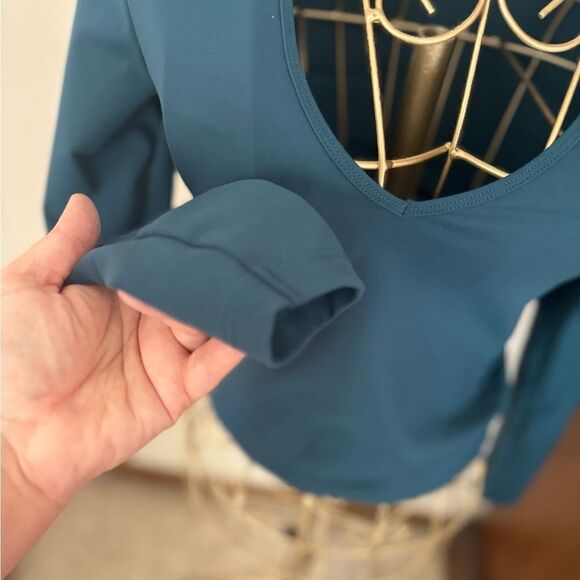 Abercrombie teal long sleeve v neck soft a & f top size S - Picture 7 of 11